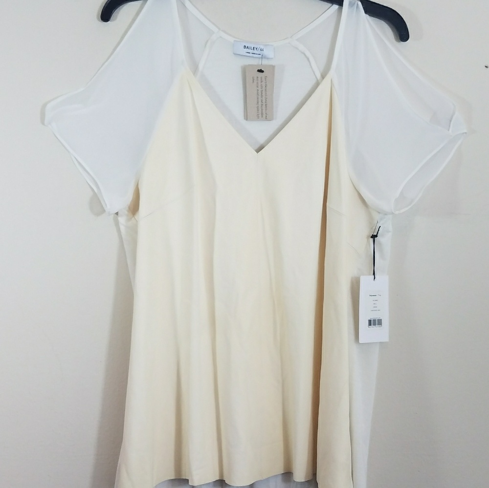EUC Bailey/44 Ivory soft lamb suede front cold shoulder Odysseus top